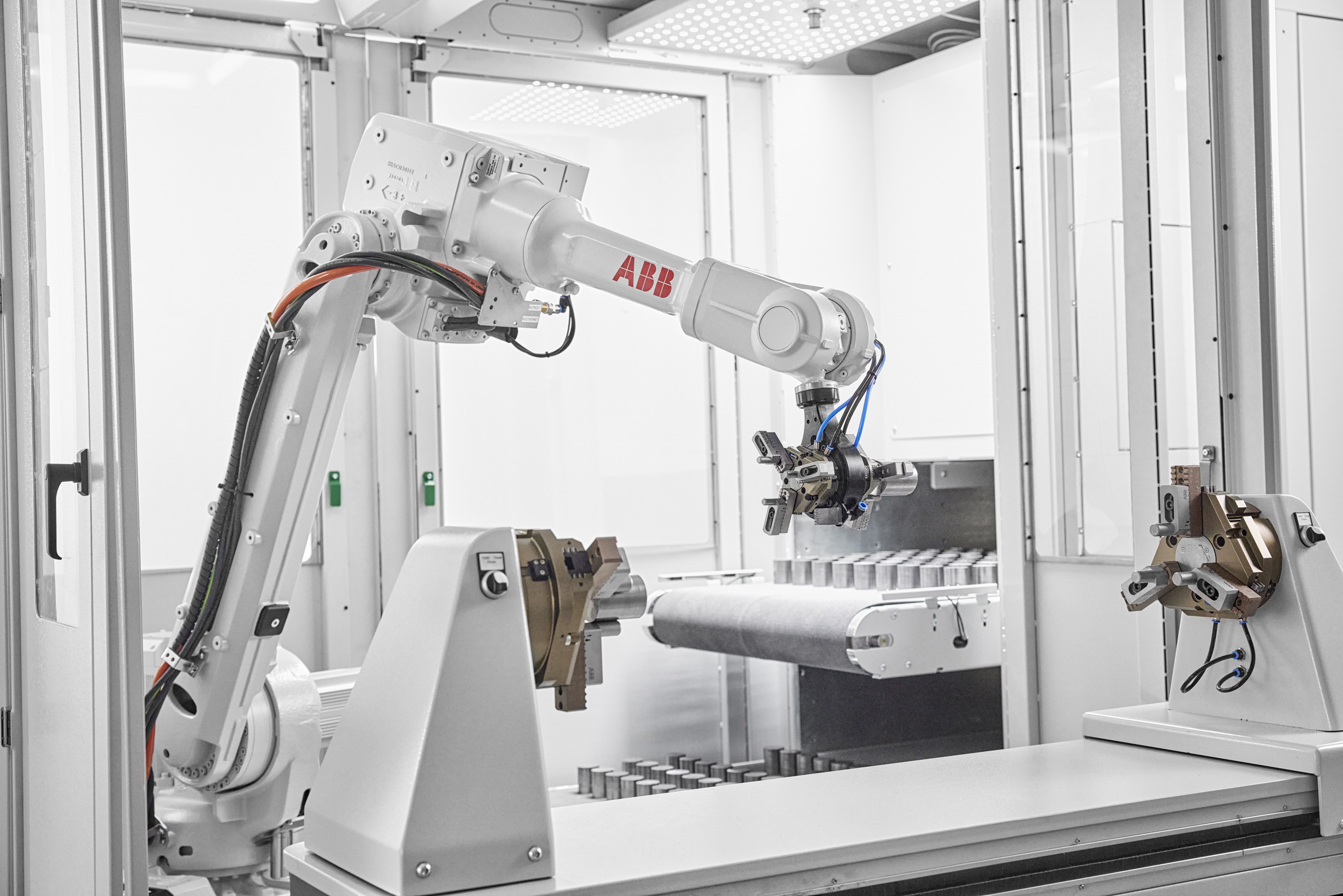 ABB’s FlexLoader M offers a flexible and expandable solution for a wide variety of machine tending applications including lathes, mills, CNC and machining centers. (Image courtesy of ABB Robotics)